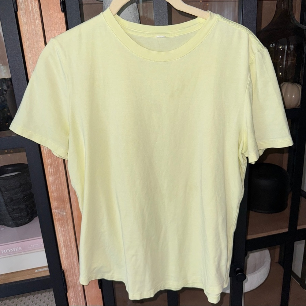 Lululemon Love Crew III tee short sleeve neck Lemon butter pastel Pima cotton
